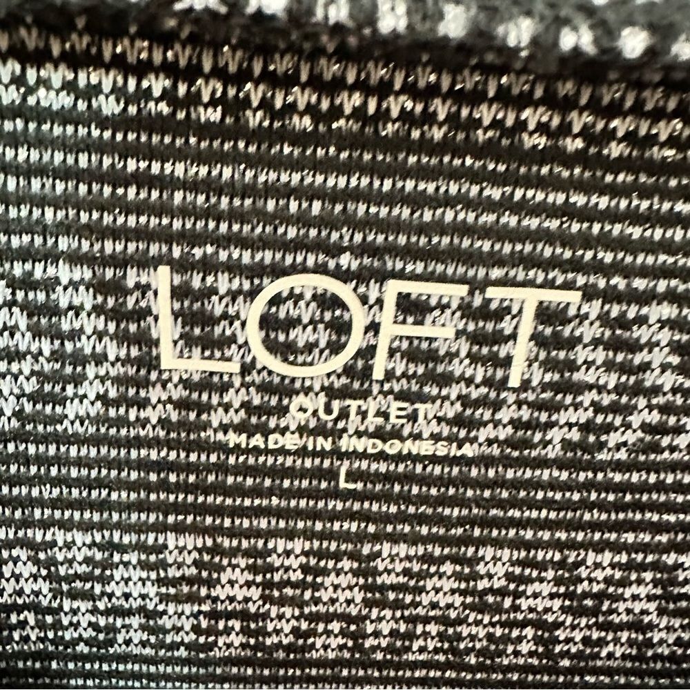 Loft large black & silver top‎ - Picture 3 of 5